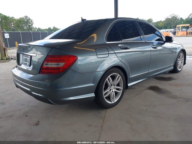 2012 Mercedes-benz C 250 მანქანა იყიდება აუქციონზე, vin: WDDGF4HBXCR196608, აუქციონის ნომერი: 42983312