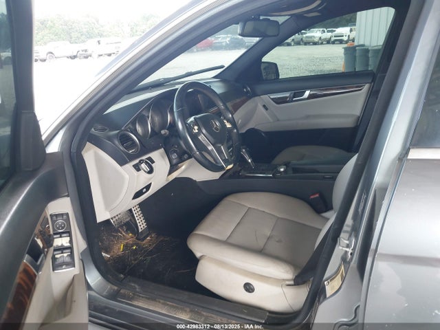 2012 Mercedes-benz C 250 მანქანა იყიდება აუქციონზე, vin: WDDGF4HBXCR196608, აუქციონის ნომერი: 42983312