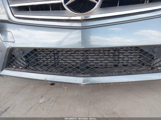 2012 Mercedes-benz C 250 მანქანა იყიდება აუქციონზე, vin: WDDGF4HBXCR196608, აუქციონის ნომერი: 42983312
