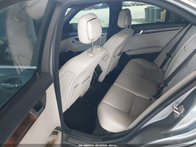 2012 Mercedes-benz C 250 მანქანა იყიდება აუქციონზე, vin: WDDGF4HBXCR196608, აუქციონის ნომერი: 42983312