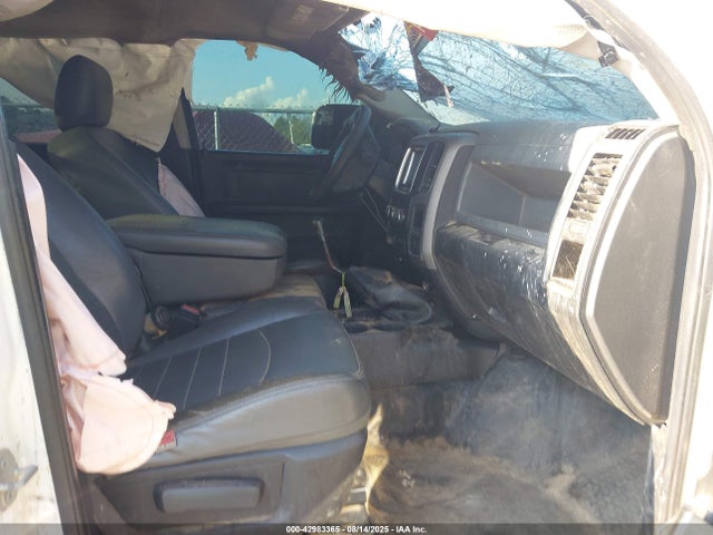 3C6UR5CL6GG260393 RAM 2500