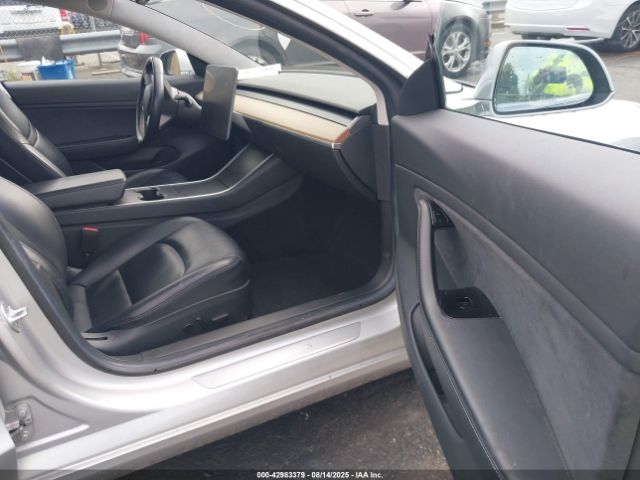 2017 TESLA MODEL 3 5YJ3E1EA9HF000694 Photo 4