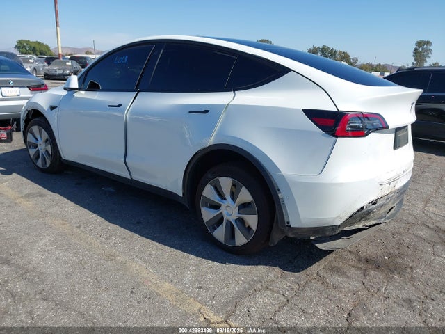 2021 TESLA MODEL Y 5YJYGDEE0MF303779 Photo 2