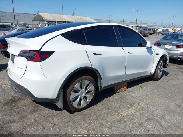 2021 TESLA MODEL Y 5YJYGDEE0MF303779 Photo 3