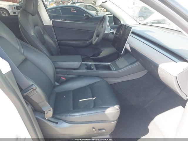 2021 TESLA MODEL Y 5YJYGDEE0MF303779 Photo 4