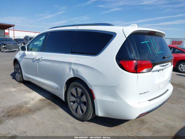 2018 CHRYSLER PACIFICA HYBRID 2C4RC1N75JR183459 Photo 2