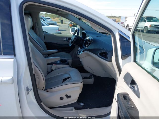 2018 CHRYSLER PACIFICA HYBRID 2C4RC1N75JR183459 Photo 4