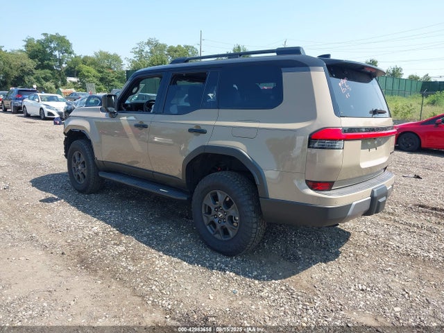 Lexus v35a-fts 2025 JTJTBCDX9S5048891 Image 3