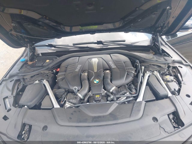 WBA7F2C53KB240437 BMW 750i / b7