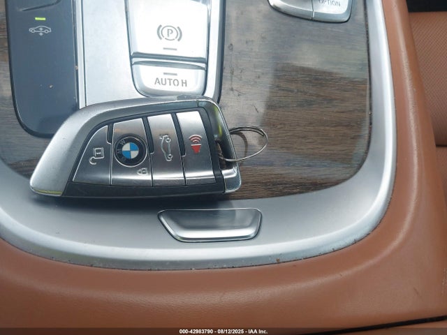 WBA7F2C53KB240437 BMW 750i / b7