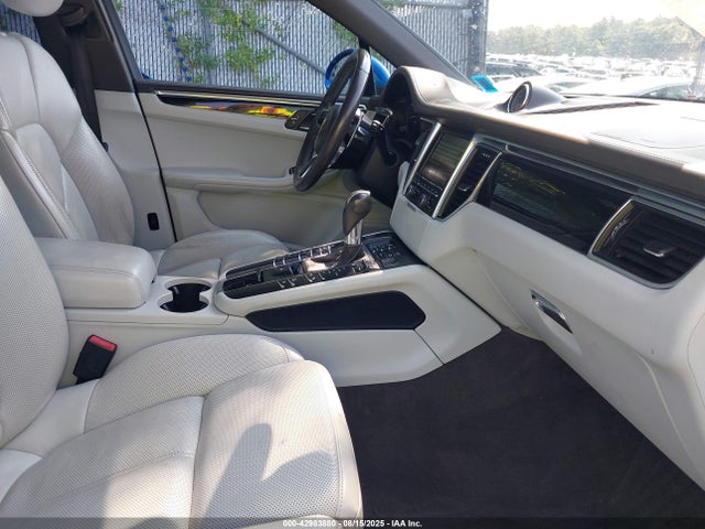 2016 PORSCHE MACAN WP1AB2A55GLB55266 Photo 4
