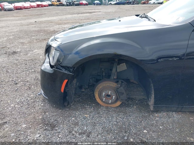 Chrysler 300 2017 2C3CCABG1HH565079 Image 17