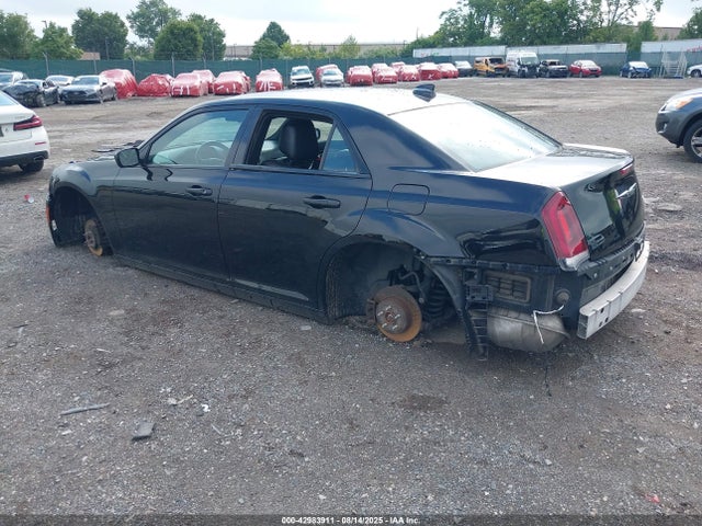 Chrysler 300 2017 2C3CCABG1HH565079 Image 3