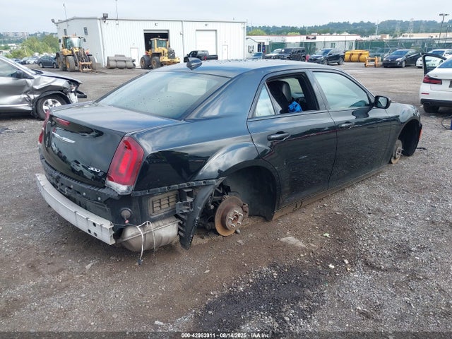 Chrysler 300 2017 2C3CCABG1HH565079 Image 4
