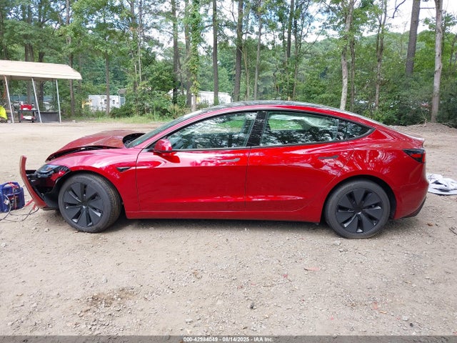 5YJ3E1EB8SF021410 Tesla 2025