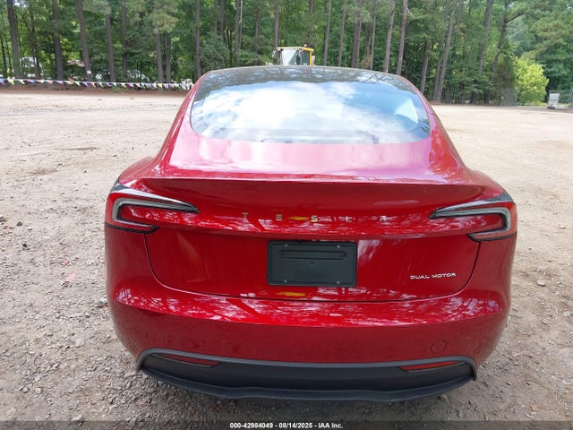 5YJ3E1EB8SF021410 Tesla 2025