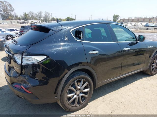 2018 MASERATI LEVANTE ZN661XUA1JX293661 Photo 5
