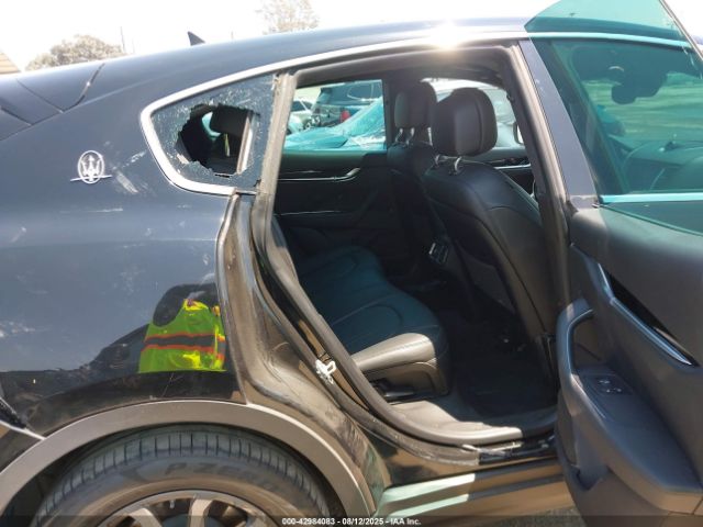 2018 MASERATI LEVANTE ZN661XUA1JX293661 Photo 7