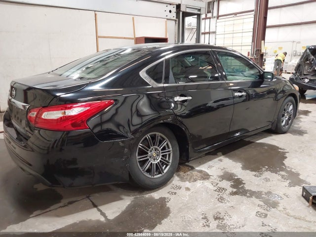 1N4AL3AP9GC111086 Nissan 2016