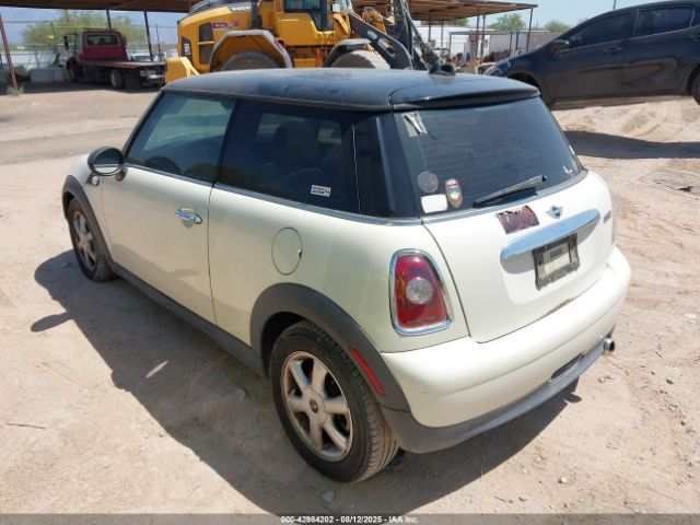 2009 MINI COOPER WMWMF33549TW78624 Photo 2
