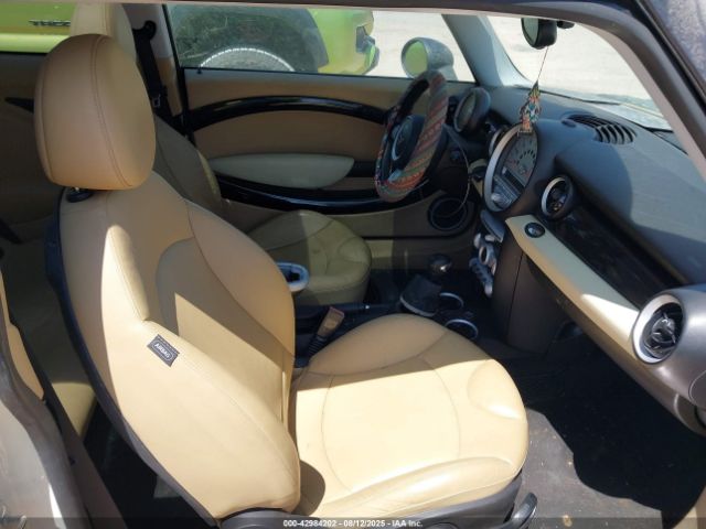 2009 MINI COOPER WMWMF33549TW78624 Photo 4