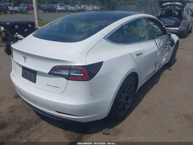 2019 TESLA MODEL 3 5YJ3E1EB9KF493390 Photo 3