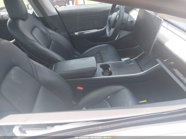 2019 TESLA MODEL 3 5YJ3E1EB9KF493390 Photo 4
