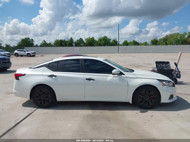 Nissan 2021 2021 1N4BL4DV4MN310972 Image 13
