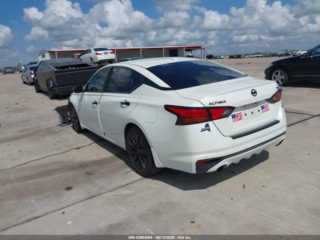 Nissan 2021 2021 1N4BL4DV4MN310972 Image 3