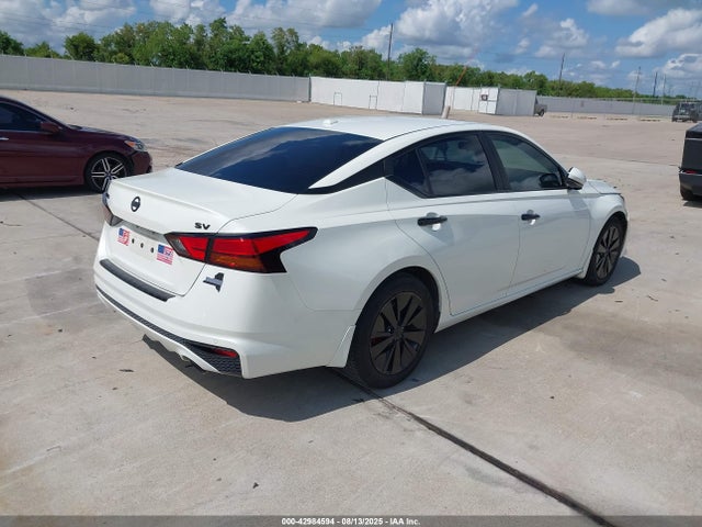 Nissan 2021 2021 1N4BL4DV4MN310972 Image 4