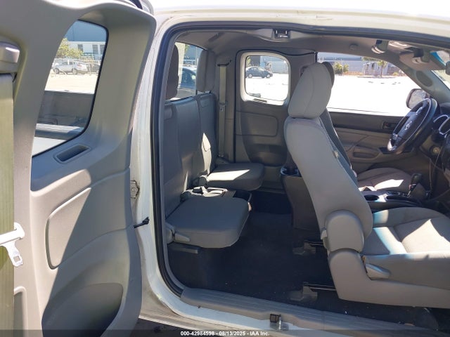 Toyota 2tr-fe 2015 5TFTX4CN2FX057047 Image 8
