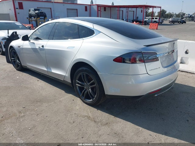 2013 TESLA MODEL S 5YJSA1DP2DFP07627 Photo 2