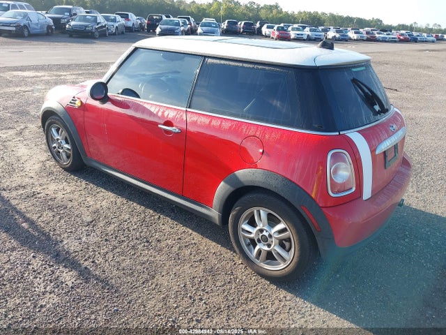 2011 MINI COOPER WMWSU3C57BT093488 Photo 2