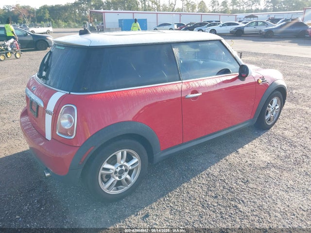 2011 MINI COOPER WMWSU3C57BT093488 Photo 3