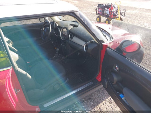 2011 MINI COOPER WMWSU3C57BT093488 Photo 4