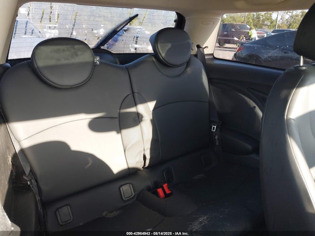2011 MINI COOPER WMWSU3C57BT093488 Photo 7