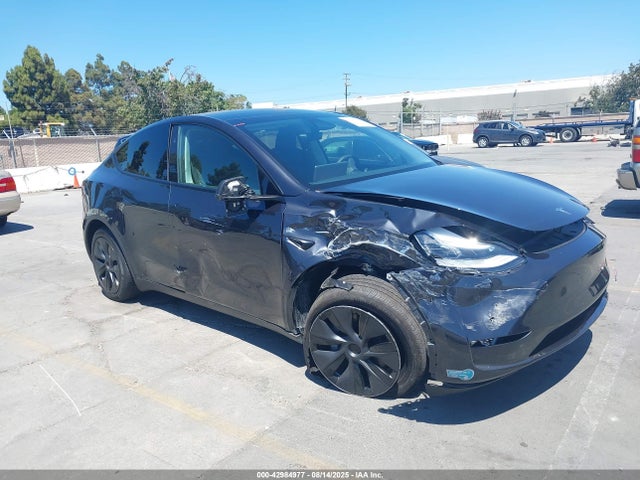 2025 TESLA MODEL Y 7SAYGDEE9SF269051 Photo 0