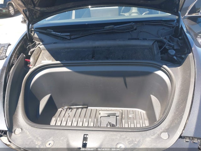 2025 TESLA MODEL Y 7SAYGDEE9SF269051 Photo 9