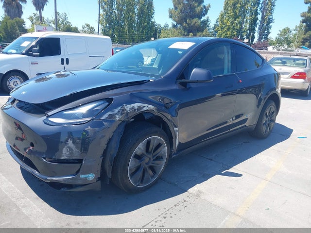 2025 TESLA MODEL Y 7SAYGDEE9SF269051 Photo 1