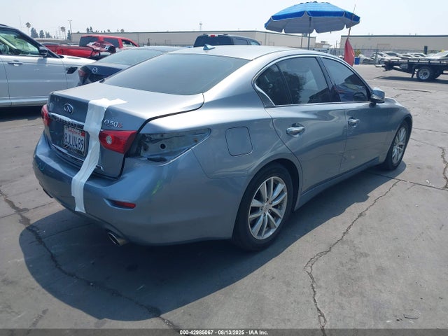 Infiniti 2015 2015 JN1BV7AP2FM352080 Image 4