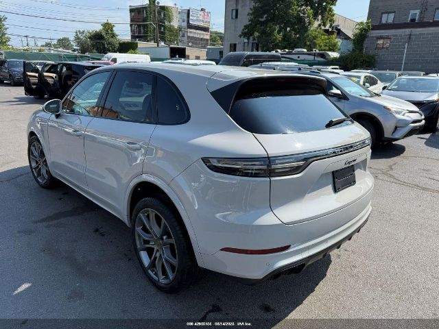 2023 PORSCHE CAYENNE WP1AA2AYXPDA01675 Photo 2