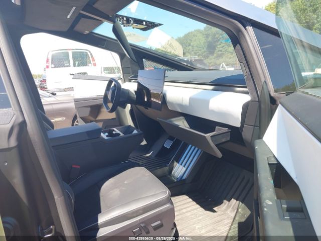 2024 TESLA CYBERTRUCK 7G2CEHED6RA018262 Photo 4
