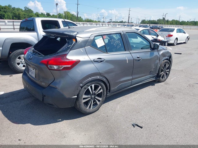 3N1CP5CU7JL527481 Nissan 2018