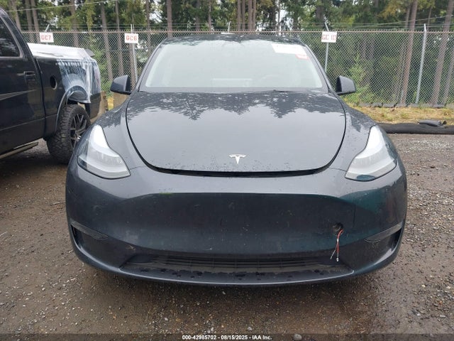 Tesla Model Y 2025 7SAYGDEE9SF289476 Image 13