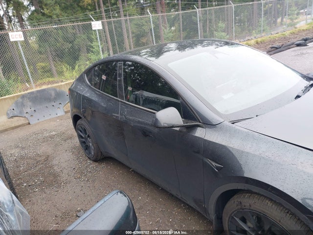 Tesla Model Y 2025 7SAYGDEE9SF289476 Image 14