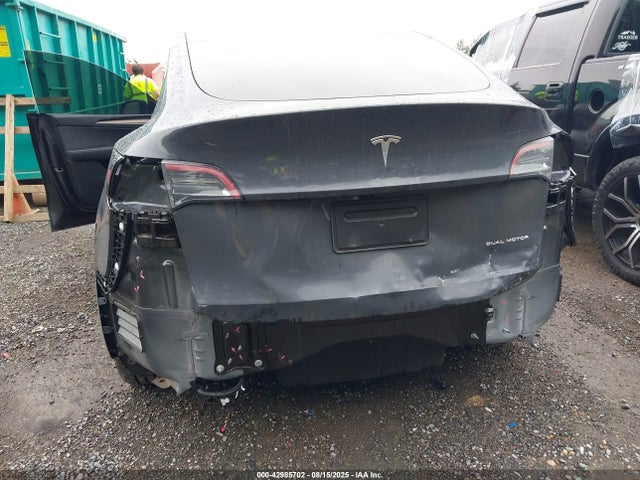 2025 TESLA MODEL Y 7SAYGDEE9SF289476 Photo 5