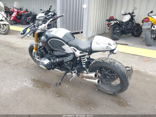 BMW 2021 2021 WB10L5309M6D92074 Image 3