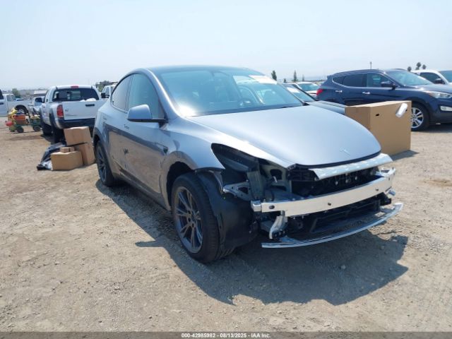 2024 TESLA MODEL Y 7SAYGDEE6RA300764 Photo 0