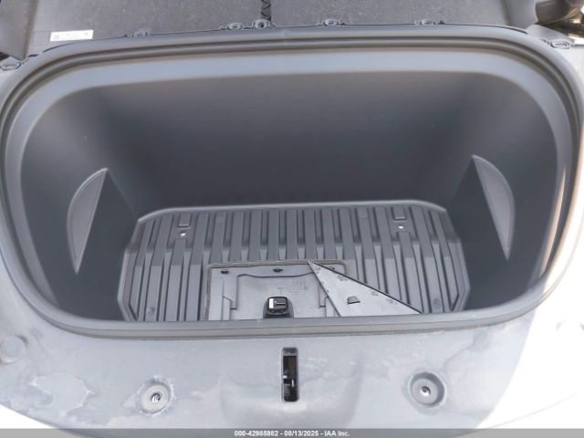 2024 TESLA MODEL Y 7SAYGDEE6RA300764 Photo 9