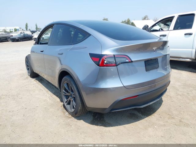 2024 TESLA MODEL Y 7SAYGDEE6RA300764 Photo 2